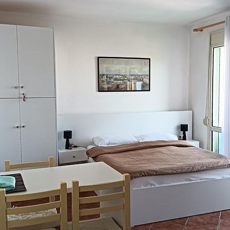 Seaside Deluxe Apartment Dıraç Dış mekan fotoğraf