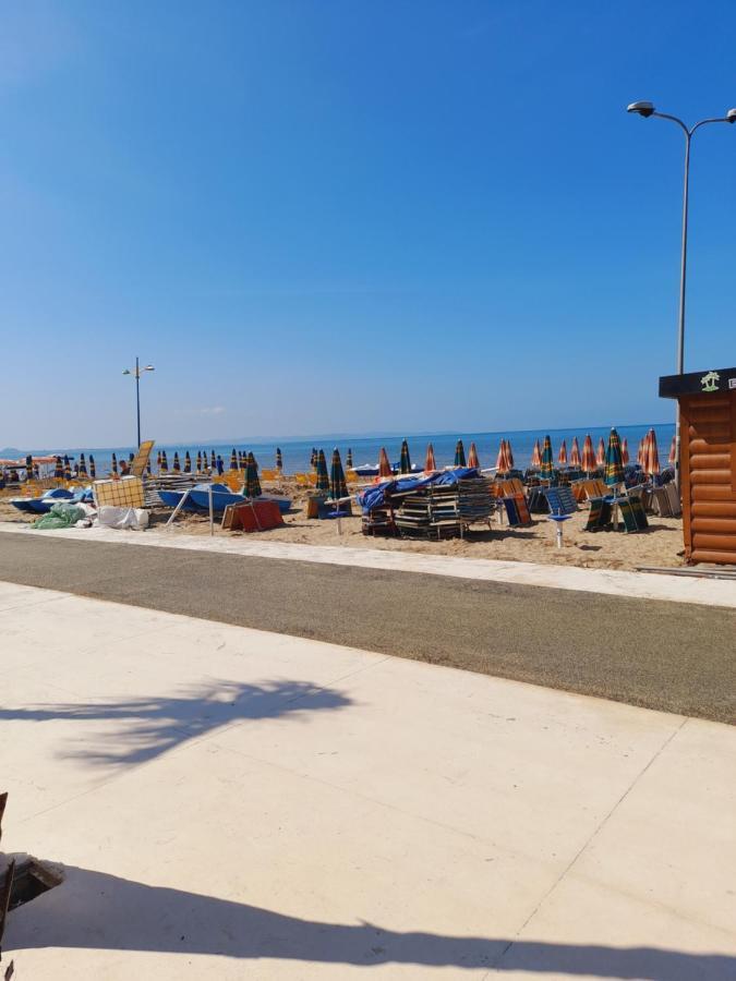 Seaside Deluxe Apartment Dıraç Dış mekan fotoğraf