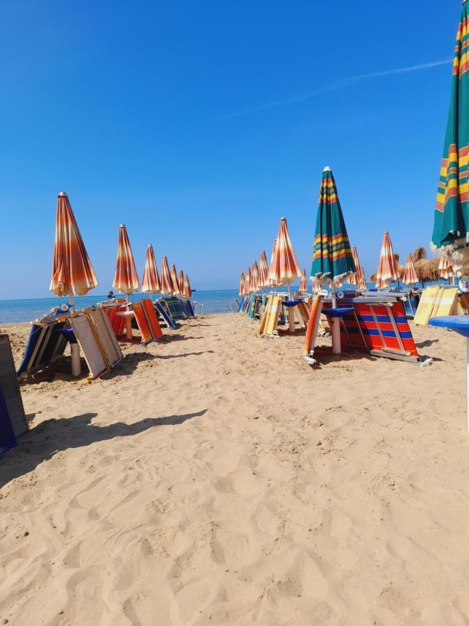 Seaside Deluxe Apartment Dıraç Dış mekan fotoğraf