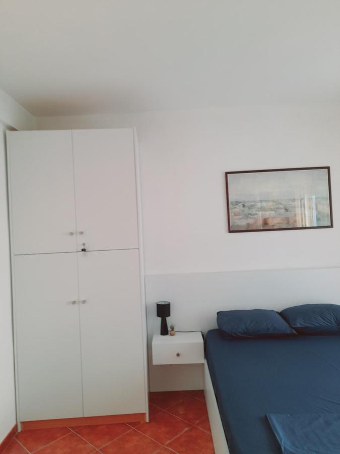 Seaside Deluxe Apartment Dıraç Dış mekan fotoğraf