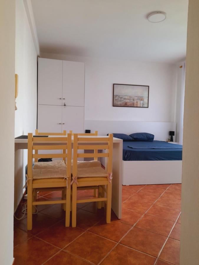 Seaside Deluxe Apartment Dıraç Dış mekan fotoğraf