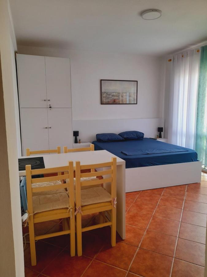 Seaside Deluxe Apartment Dıraç Dış mekan fotoğraf