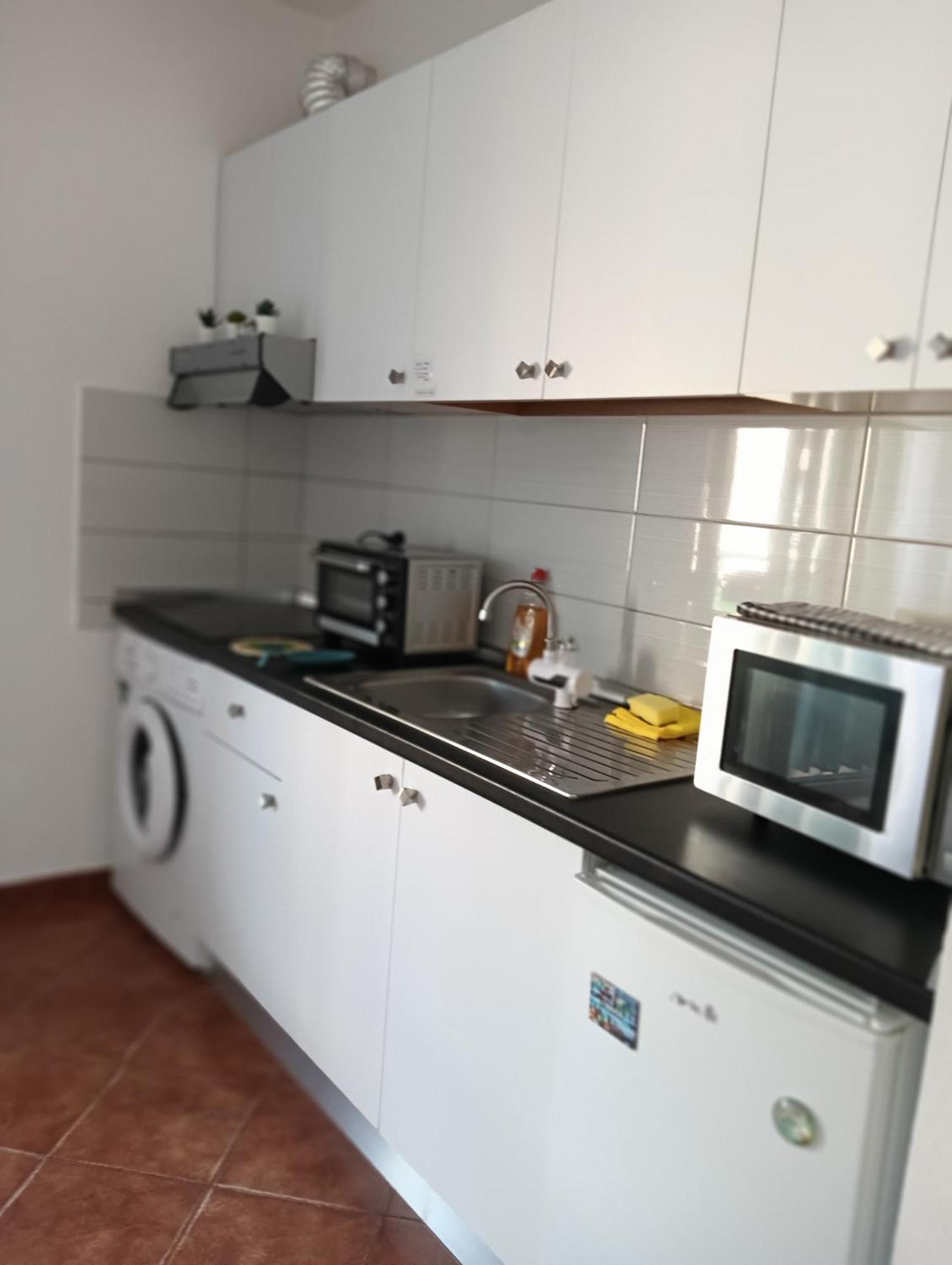 Seaside Deluxe Apartment Dıraç Dış mekan fotoğraf