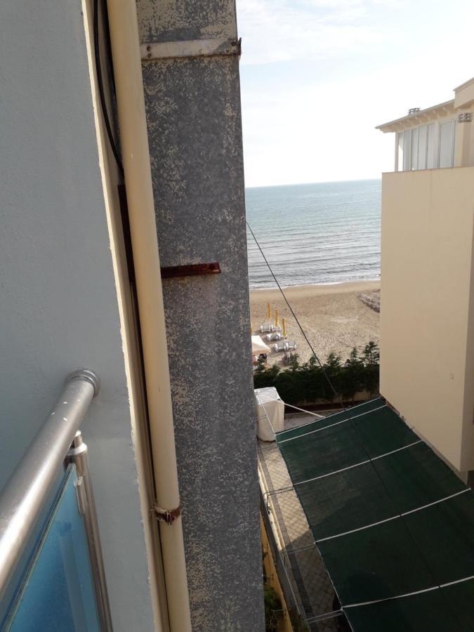 Seaside Deluxe Apartment Dıraç Dış mekan fotoğraf